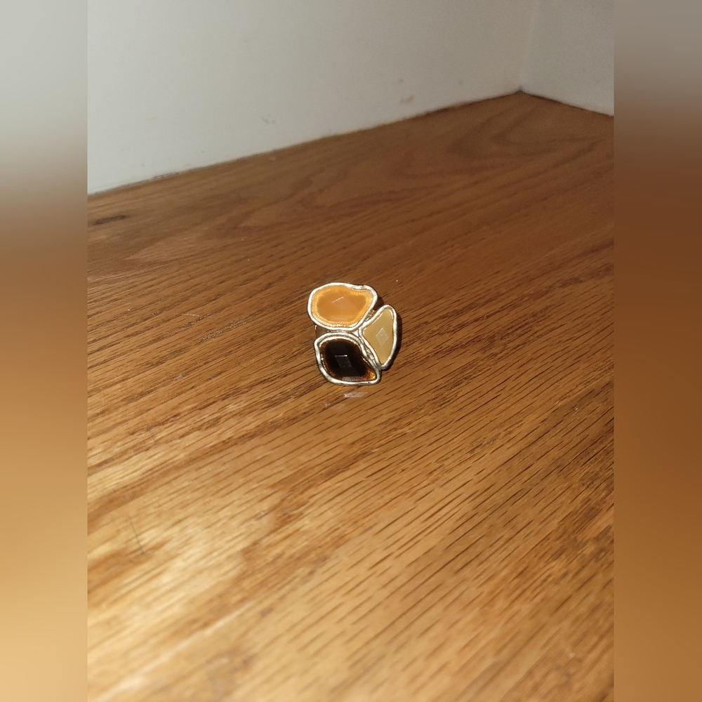 NWOT Brown, Orange, & Yellow Fashion Ring in Gold - Picture 4 of 4